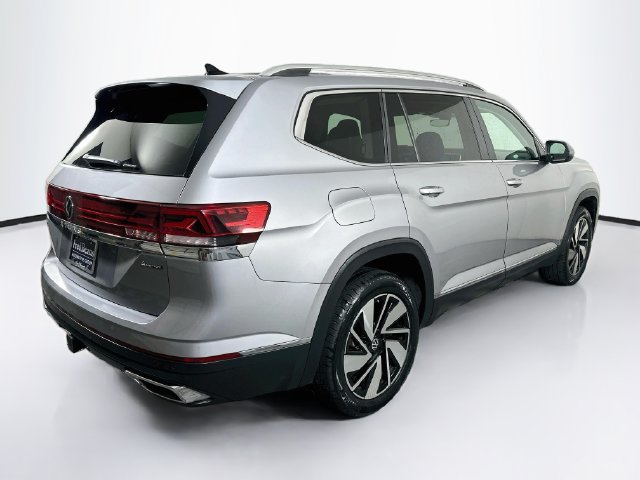 Used 2024 Volkswagen Atlas SEL AWD/4WD image 8
