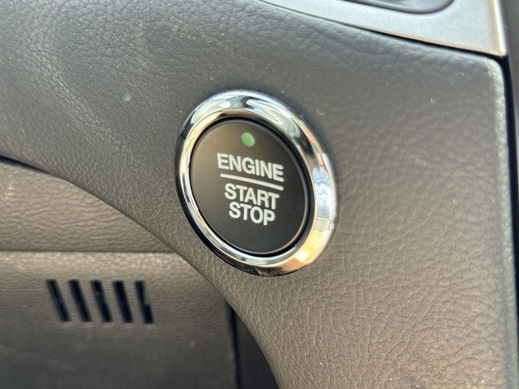 New 2024 Ford Edge SE w/ Black Appearance Package image 23