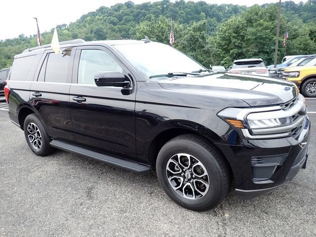 Used 2024 Ford Expedition XLT AWD/4WD image 11
