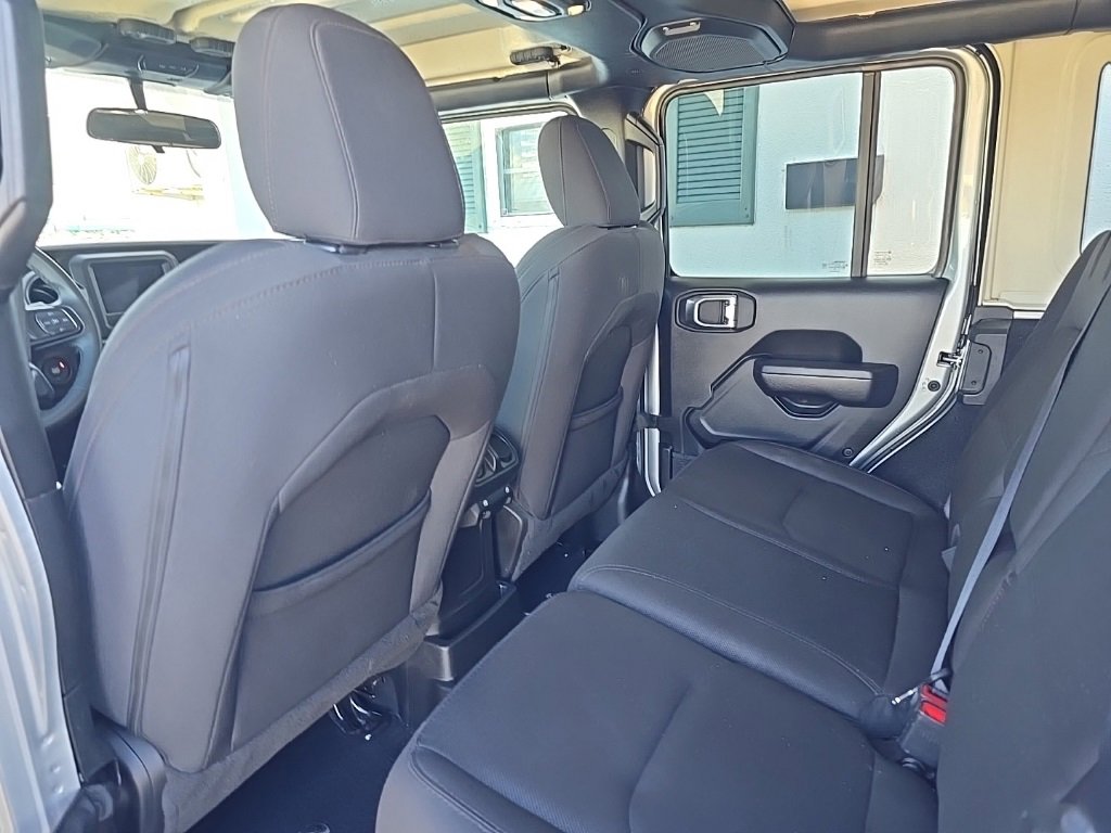 Used 2023 Jeep Wrangler Unlimited image 17
