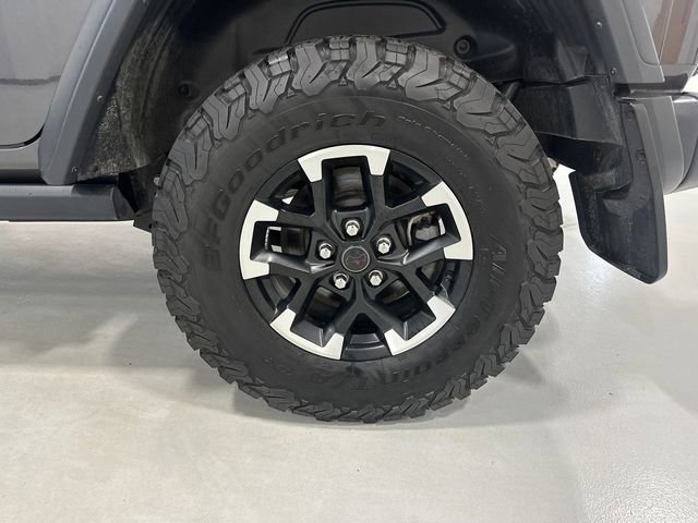 Used 2024 Jeep Wrangler Unlimited Rubicon w/ Dual Top Group AWD/4WD image 19