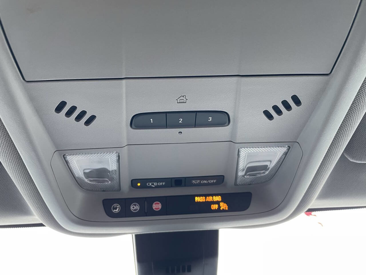 Used 2023 GMC Terrain SLT image 28