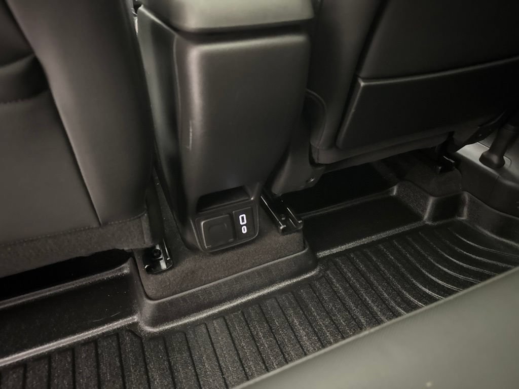 Used 2021 Chevrolet TrailBlazer RS w/ Sun and Liftgate Package FWD image 43