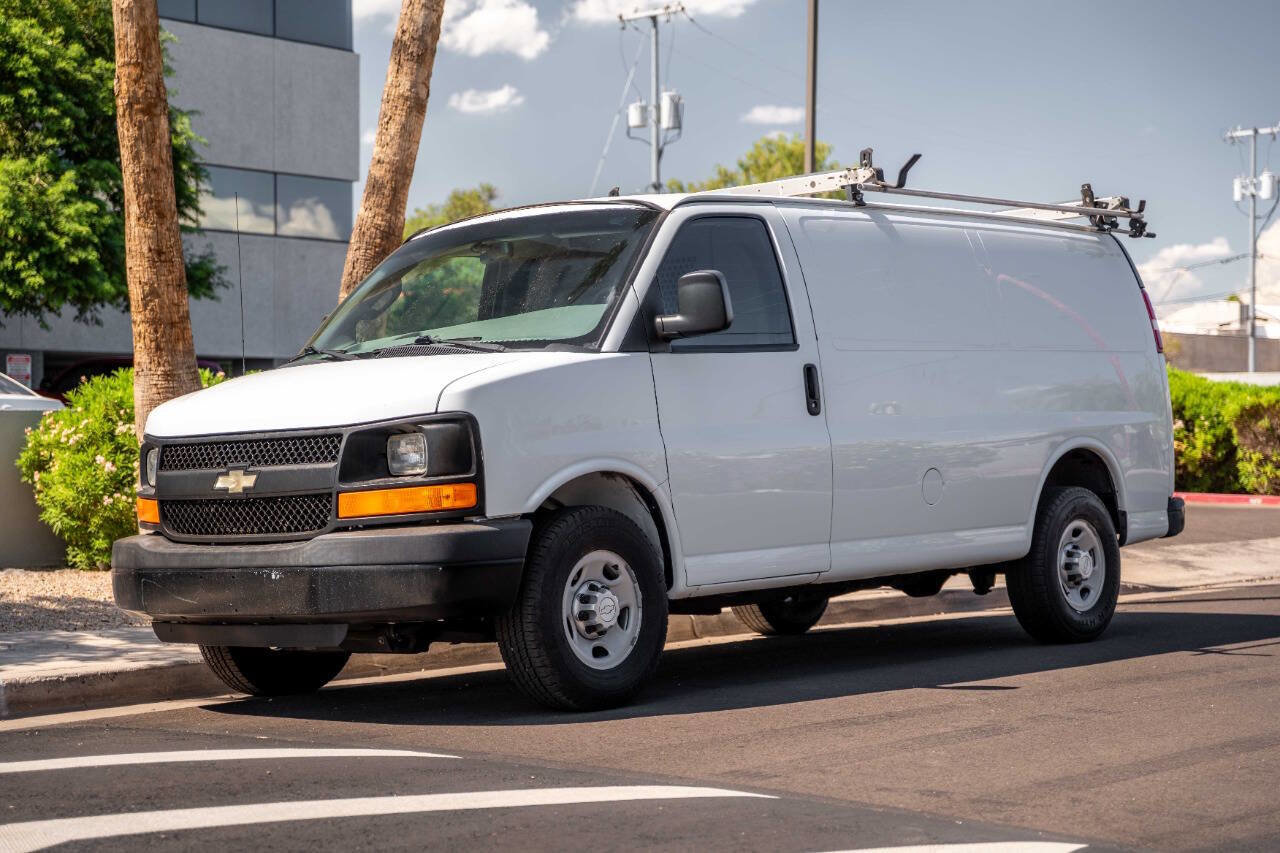 Used 2016 Chevrolet Express 2500 image 1