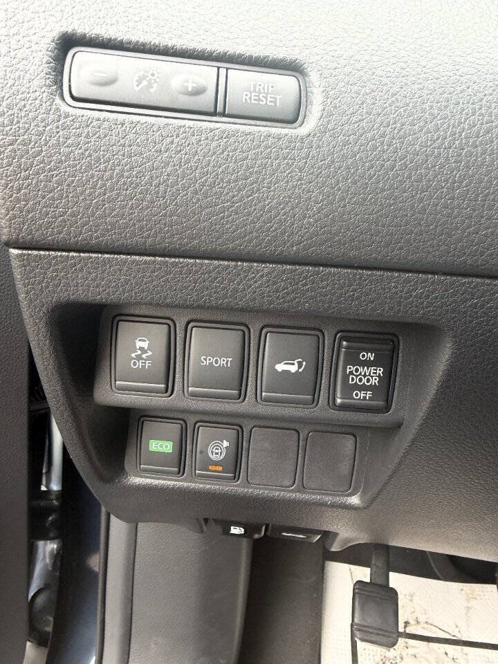Used 2015 Nissan Rogue SV w/ SV Premium Package FWD image 10