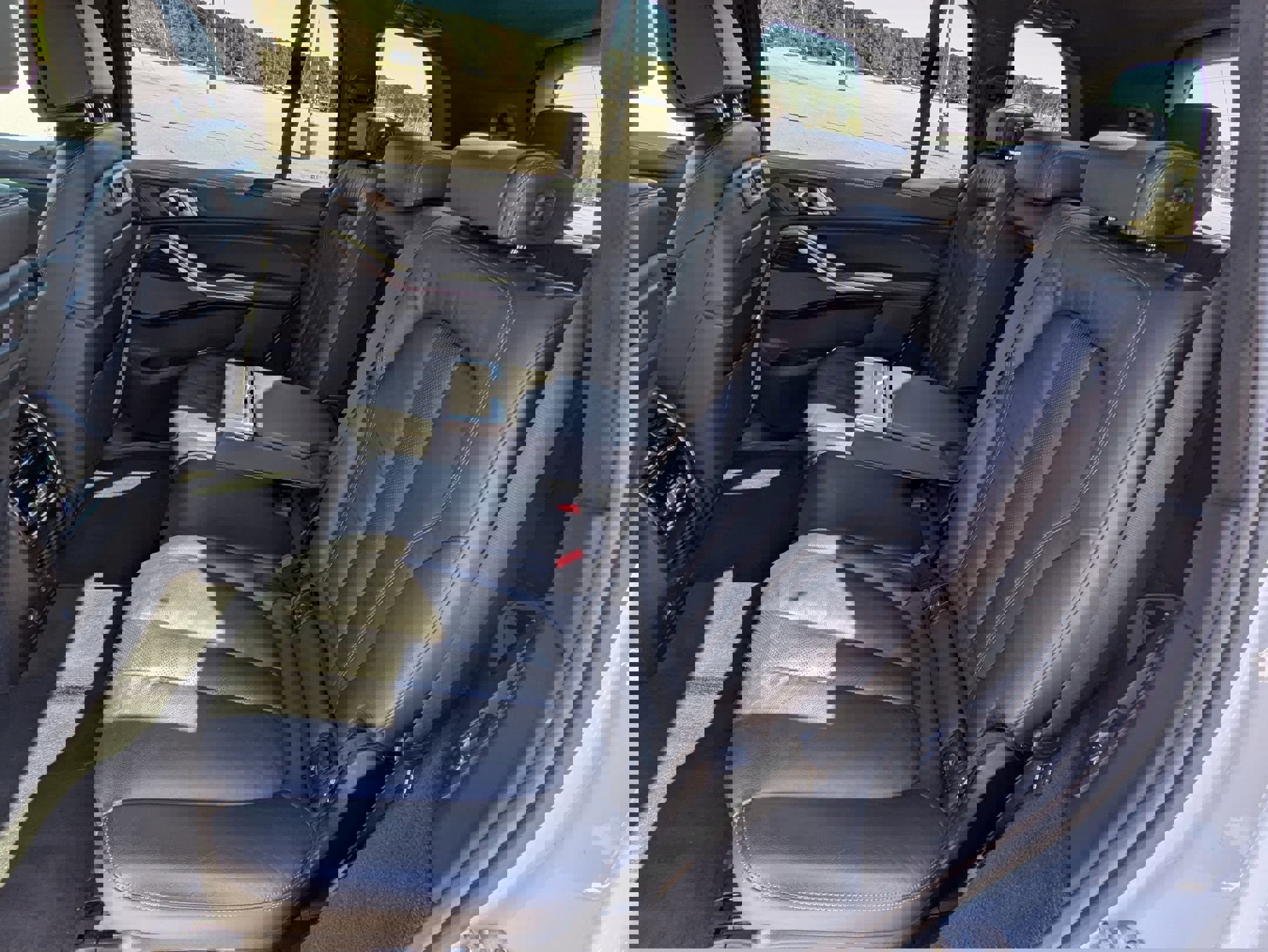 Used 2020 BMW X7 M50i w/ Executive Package image 25