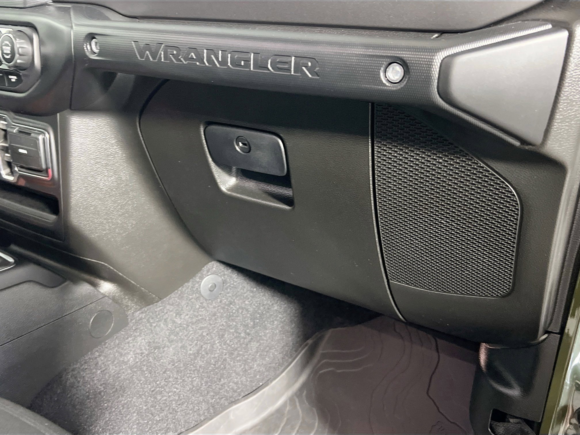 Used 2023 Jeep Wrangler Sport S image 35