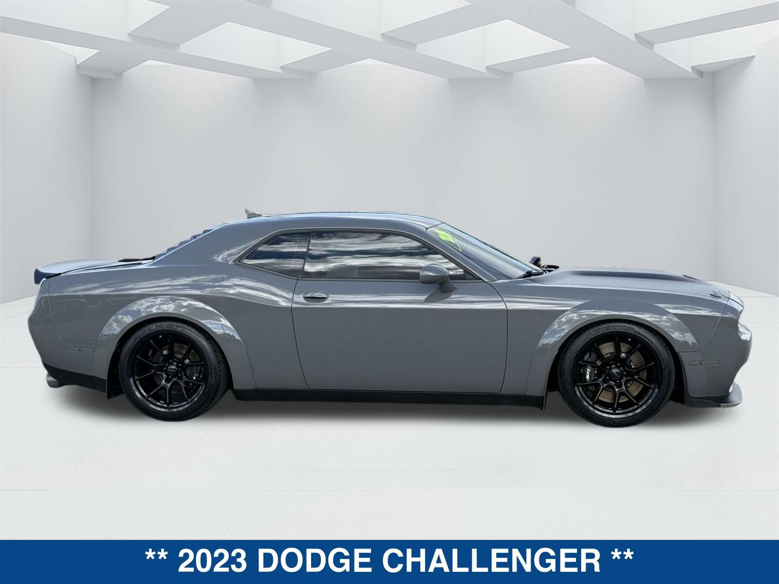Used 2023 Dodge Challenger R/T Scat Pack image 3