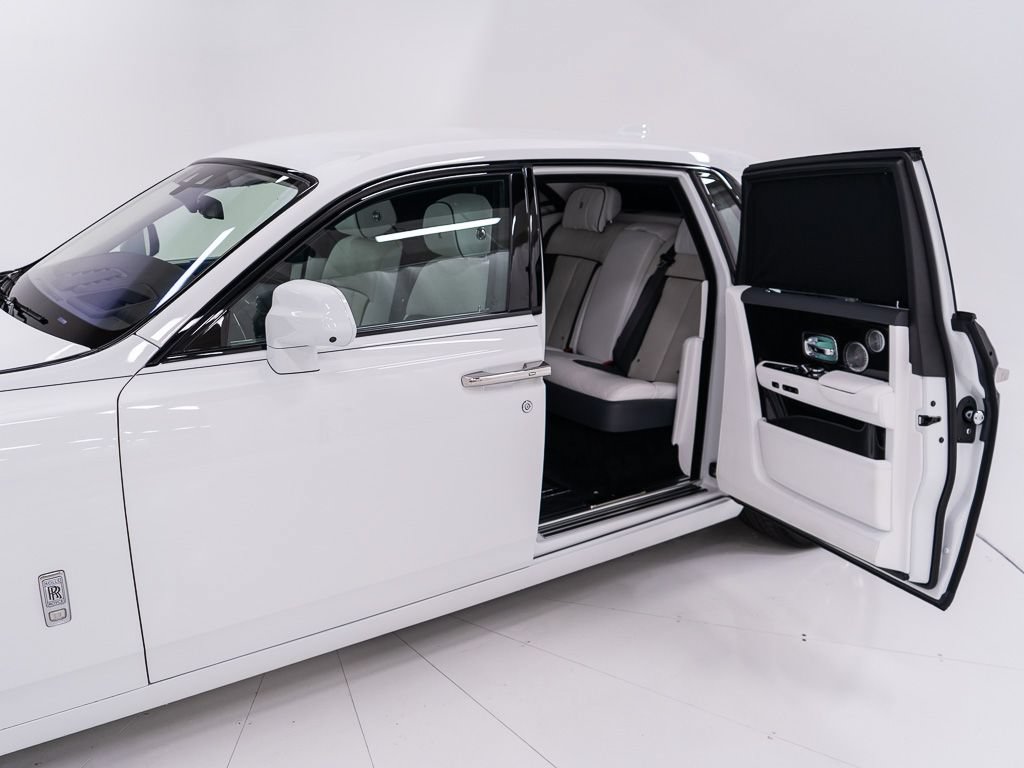Certified 2023 Rolls-Royce Phantom Sedan RWD image 21