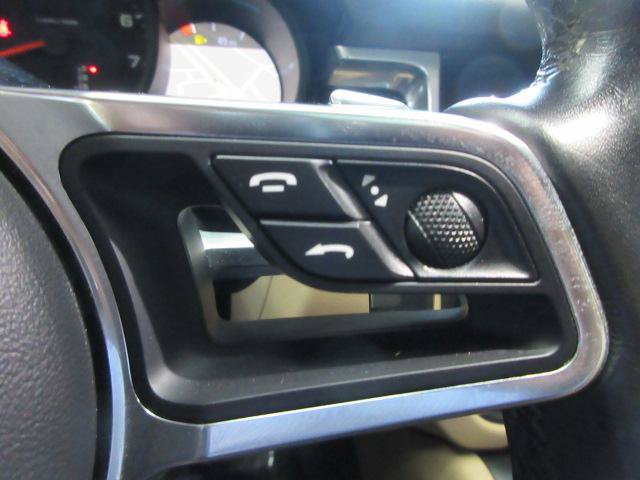Used 2019 Porsche Macan AWD/4WD image 19