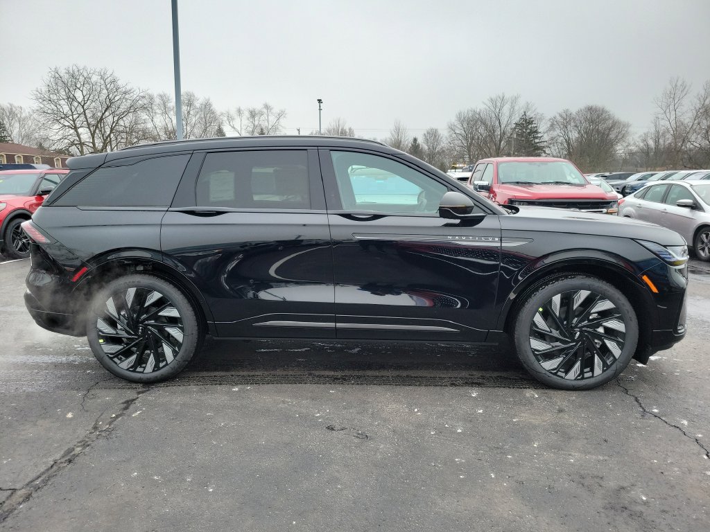 New 2026 Lincoln Nautilus Reserve AWD/4WD image 3