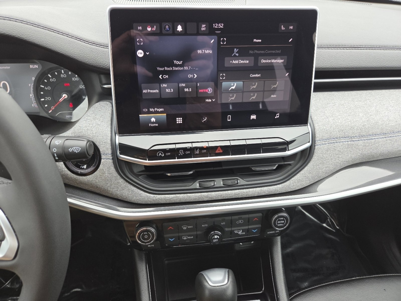 Used 2023 Jeep Compass Latitude w/ Convenience Group image 28