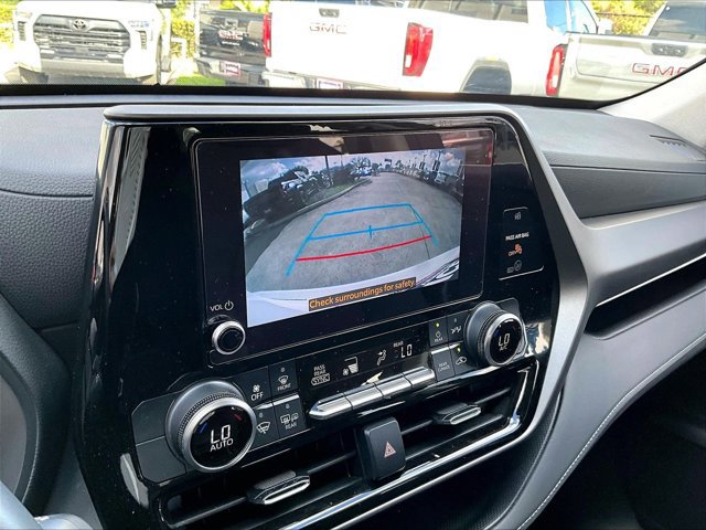 Used 2024 Toyota Highlander LE image 23