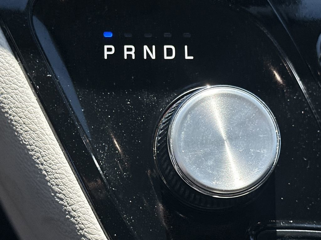 Used 2023 Chrysler Pacifica Touring-L FWD image 30