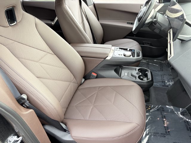 Certified 2026 BMW iX xDrive45 w/ Premium Package AWD/4WD image 12