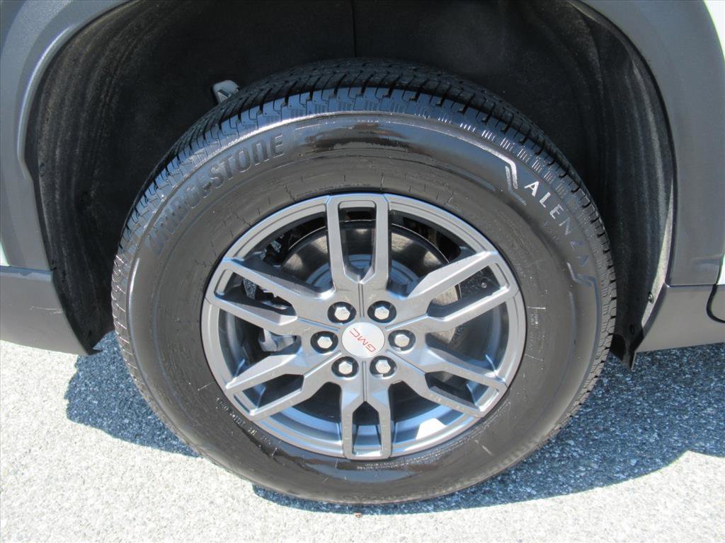 Used 2025 GMC Acadia Elevation image 8