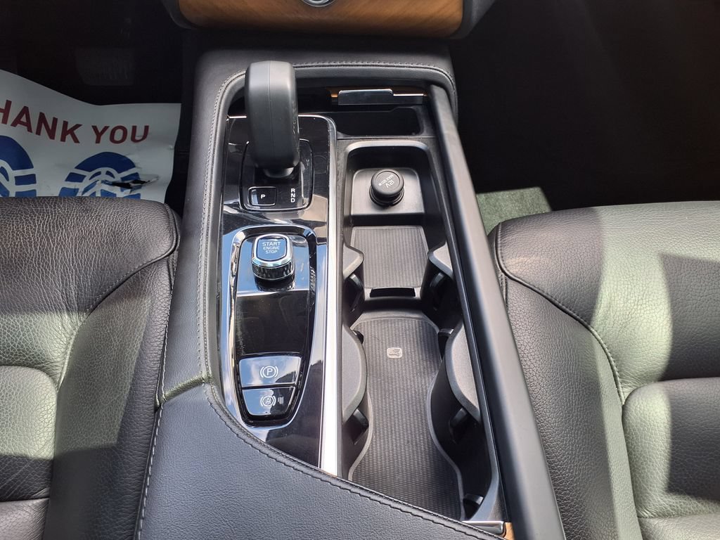 Used 2023 Volvo XC90 B6 Plus AWD/4WD image 32