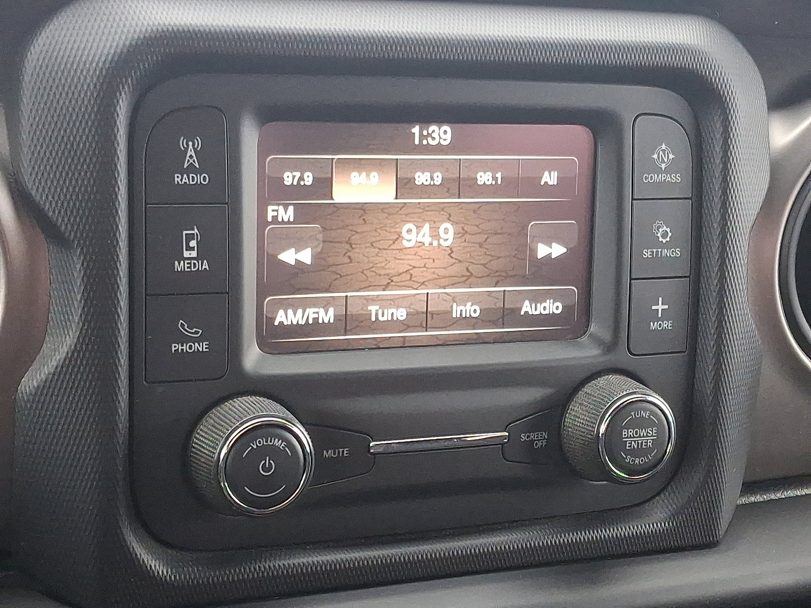 Used 2020 Jeep Wrangler Sport image 14