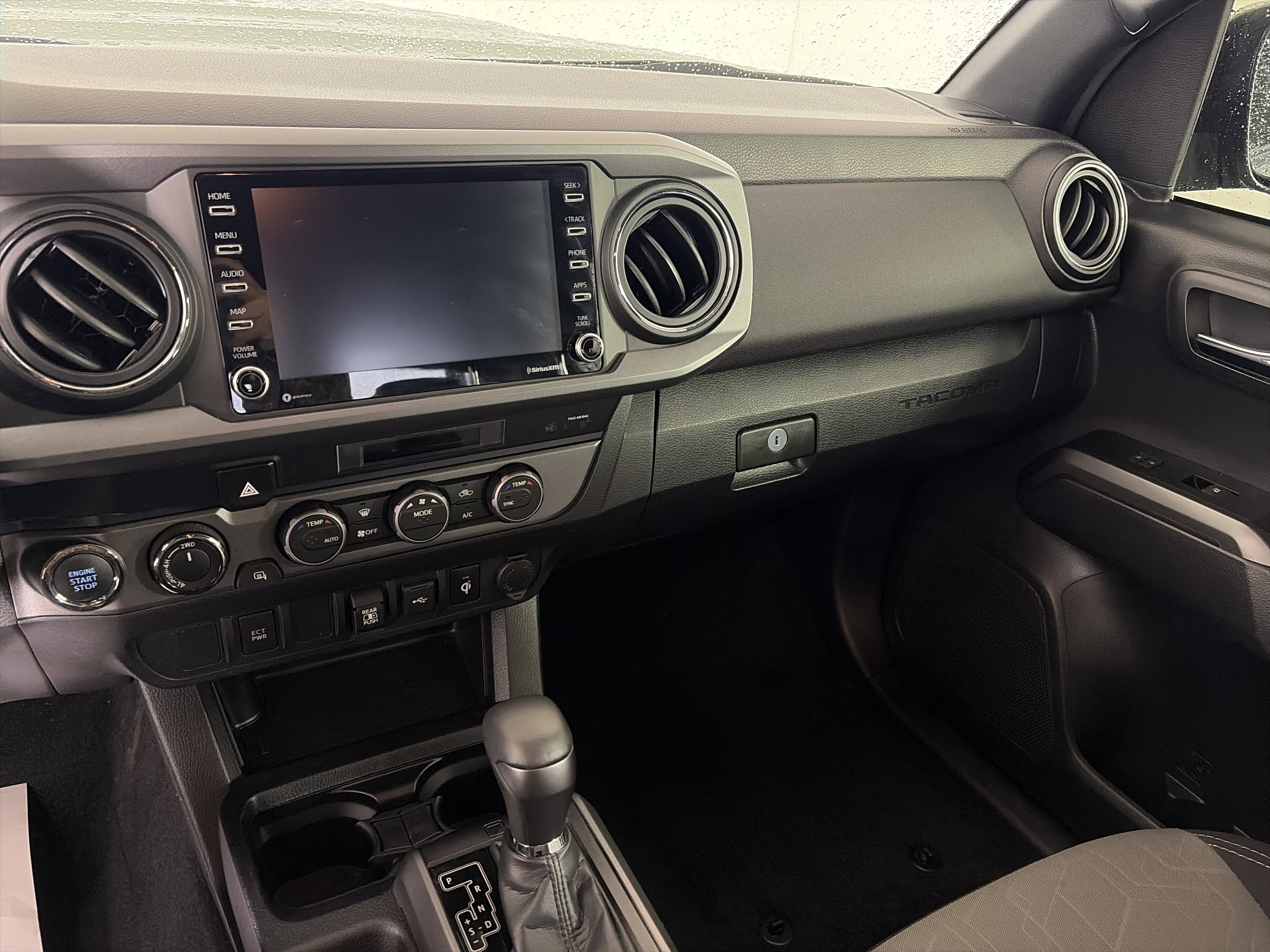Used 2022 Toyota Tacoma TRD Sport image 4
