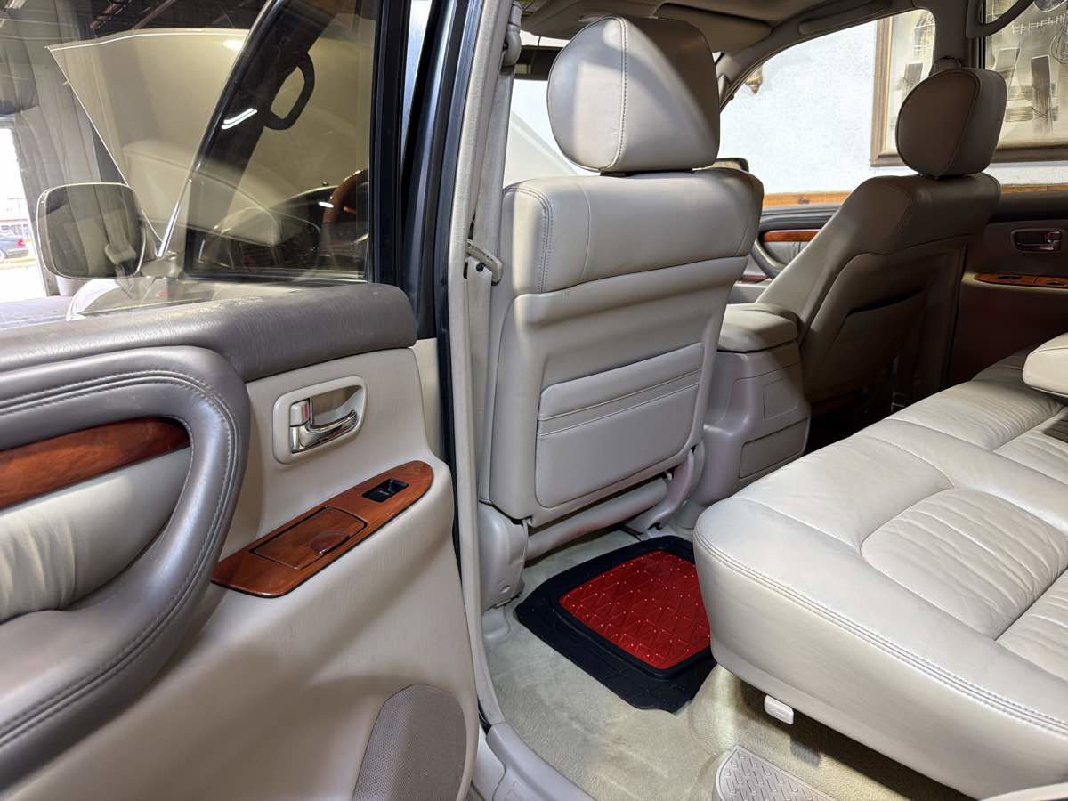 Used 2000 Lexus LX 470 4WD image 22