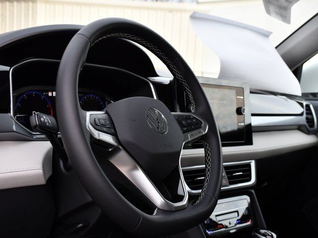 New 2026 Volkswagen Taos SEL AWD/4WD image 11