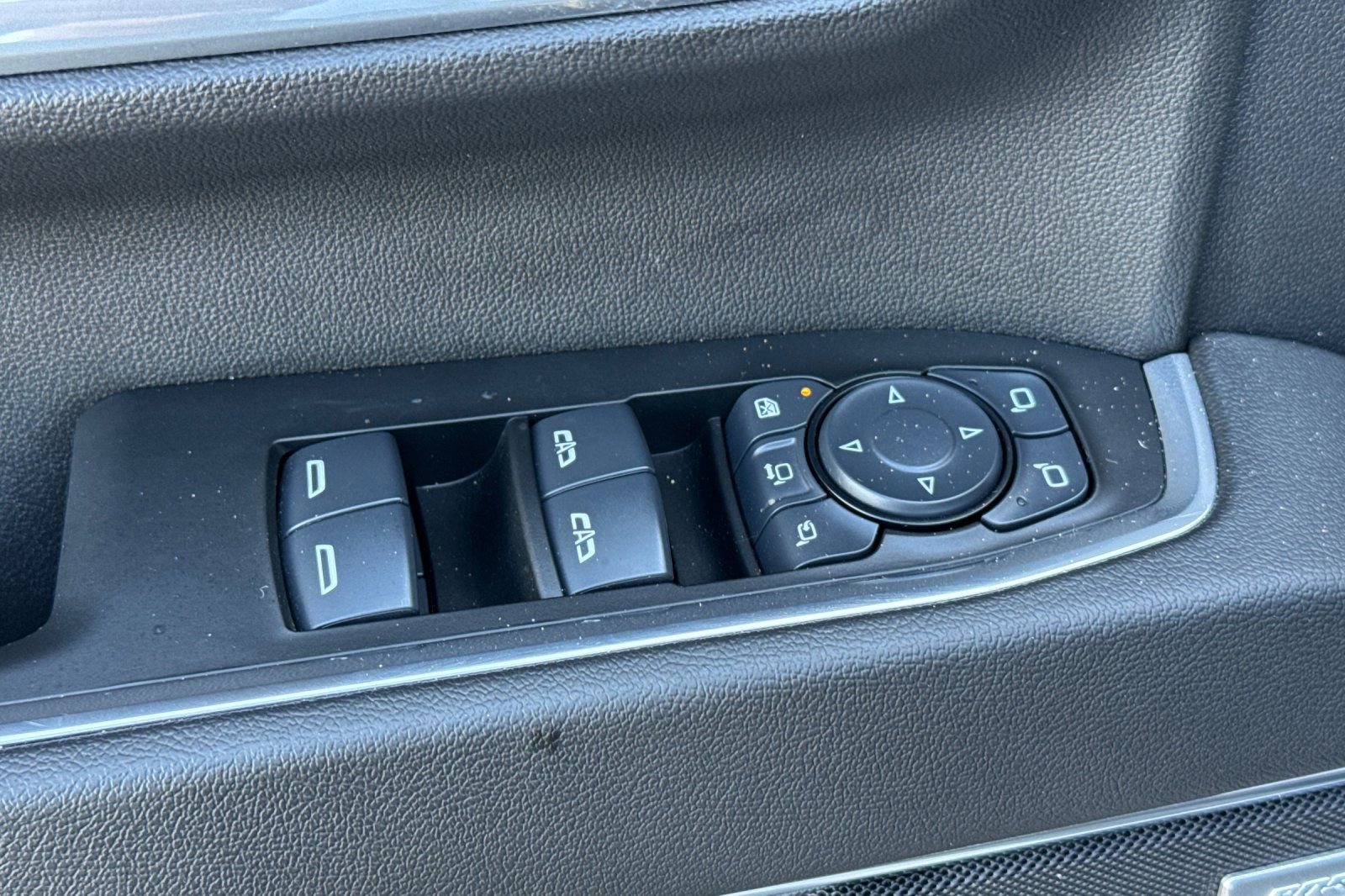 Used 2025 Chevrolet Silverado 2500 LTZ w/ LTZ Premium Package image 13