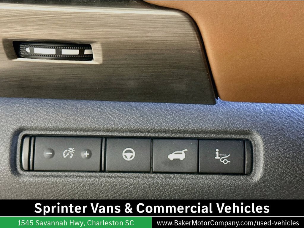 Used 2023 Nissan Pathfinder Platinum AWD/4WD image 11