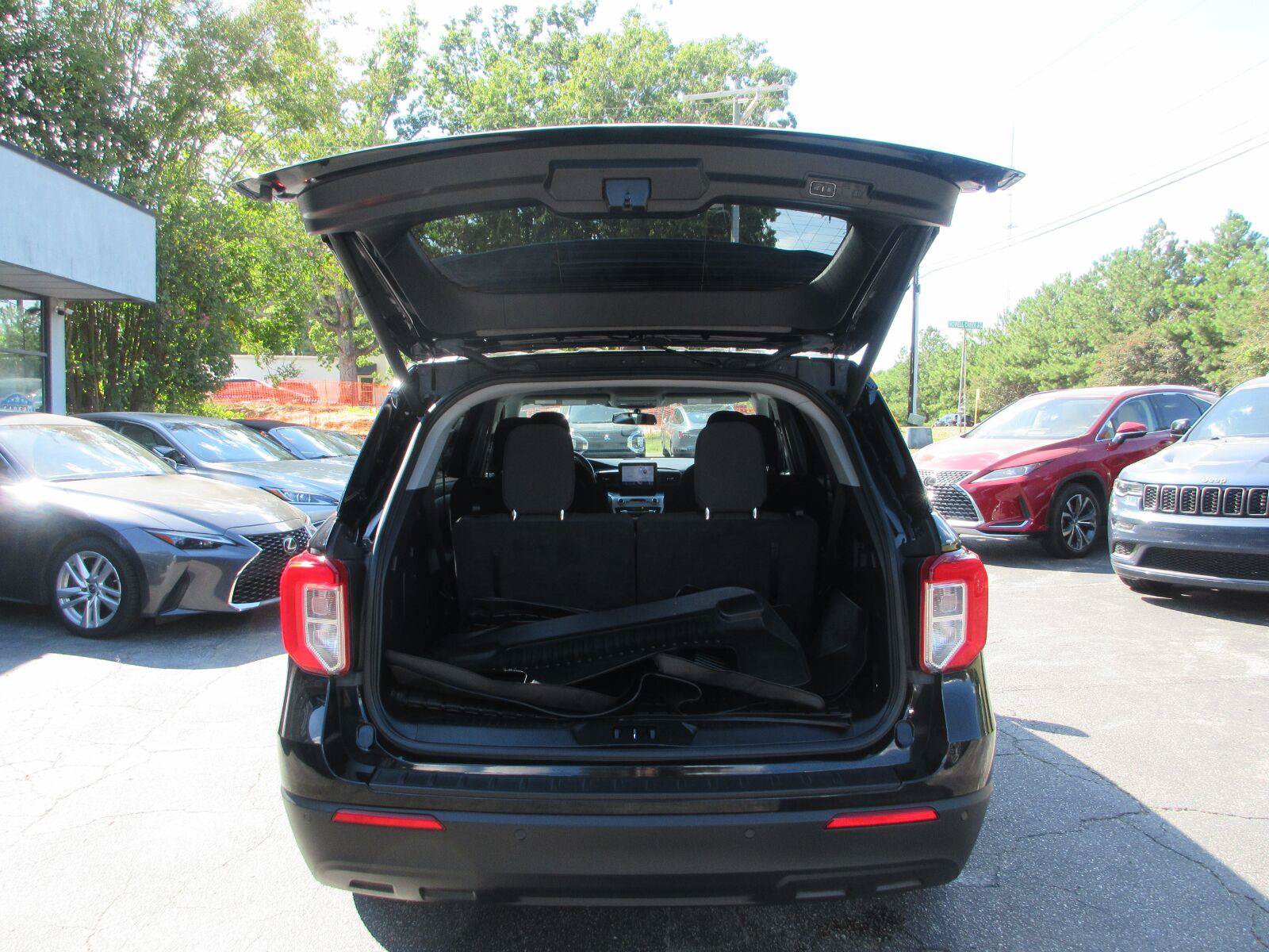 Used 2021 Ford Explorer XLT RWD image 21