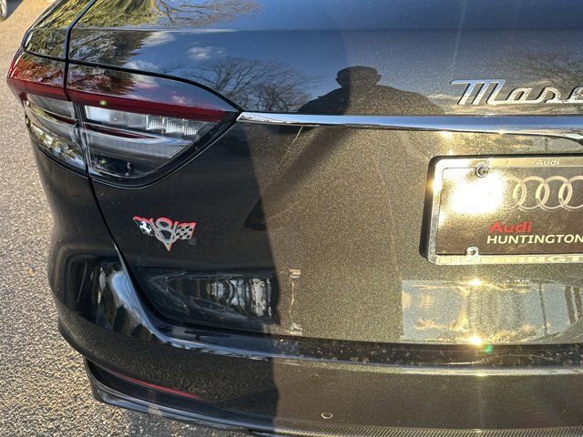 Used 2022 Maserati Levante Trofeo image 39