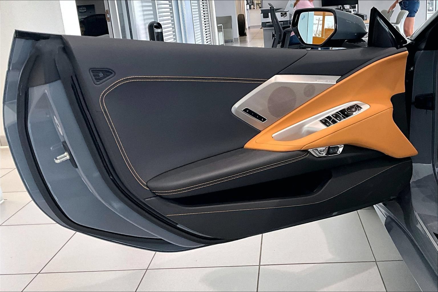 Used 2024 Chevrolet Corvette Stingray Preferred Conv w/ Z51 Performance Package RWD image 16