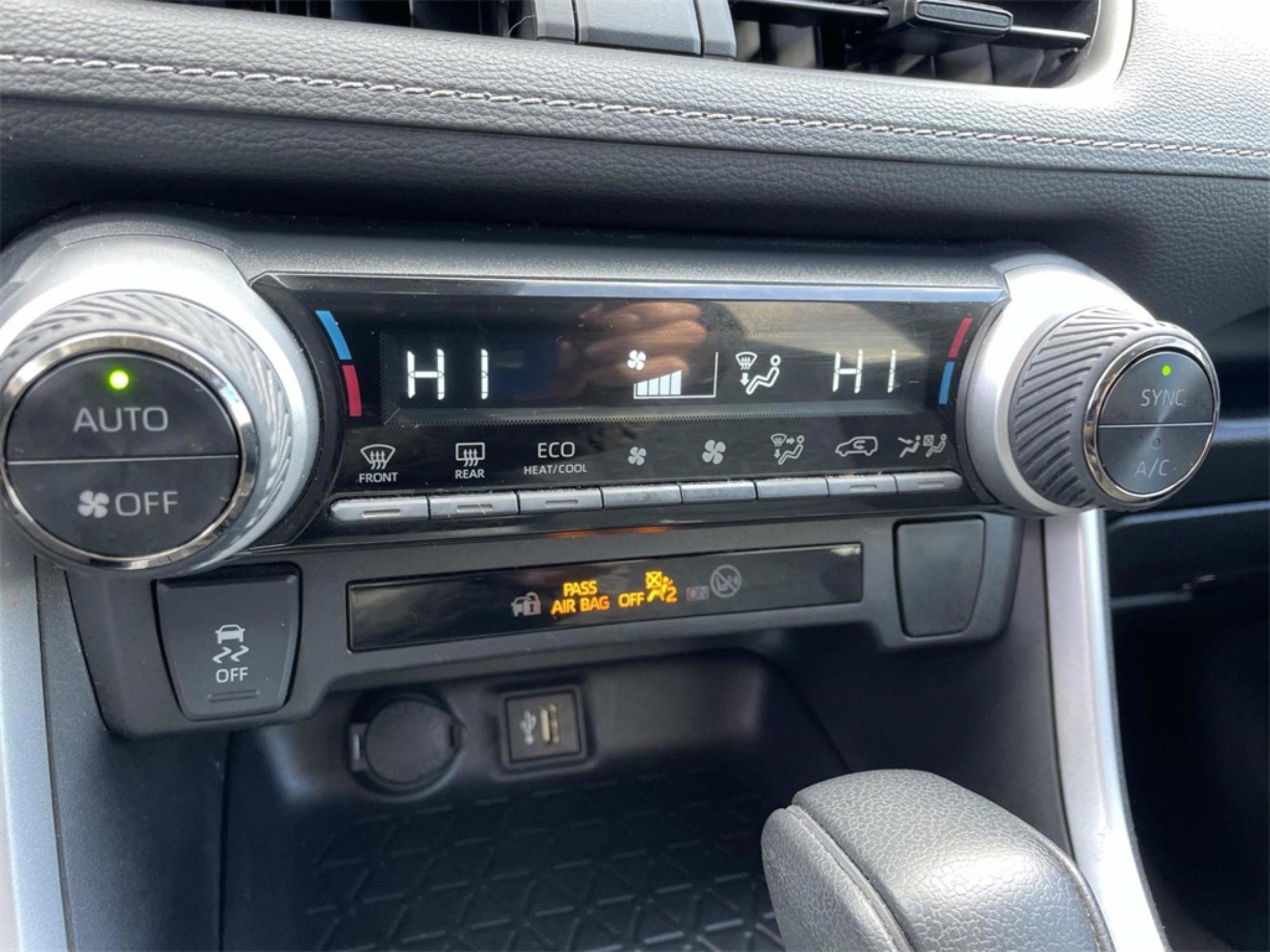 Used 2023 Toyota RAV4 XLE image 27