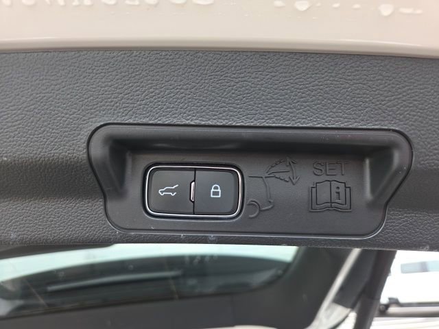 Certified 2023 Ford Explorer XLT w/ Equipment Group 202A image 15