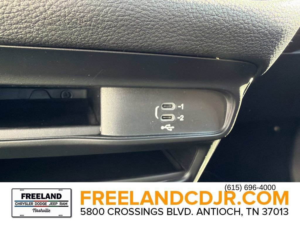 New 2026 Chrysler Pacifica Select image 29