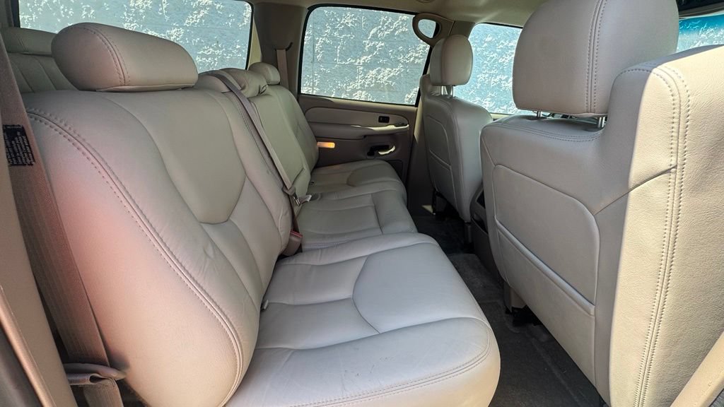 Used 2003 Chevrolet Suburban LS w/ LS Preferred Equipment Group AWD/4WD image 9