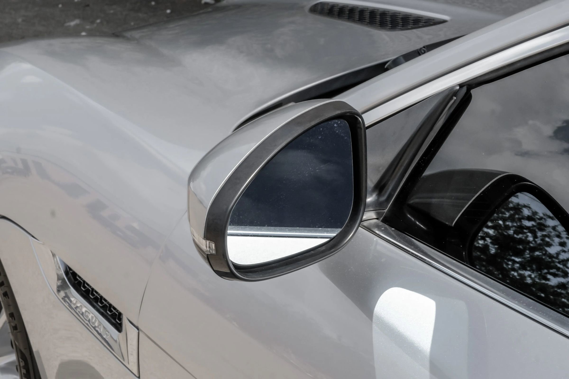 Used 2017 Jaguar F-TYPE Coupe image 31