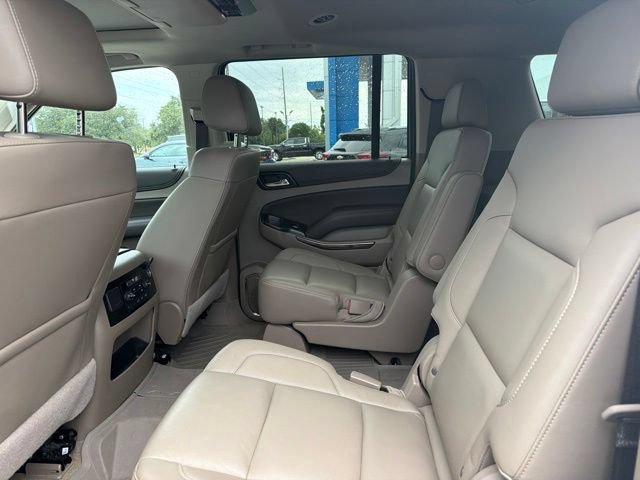 Used 2019 Chevrolet Suburban LT RWD image 9