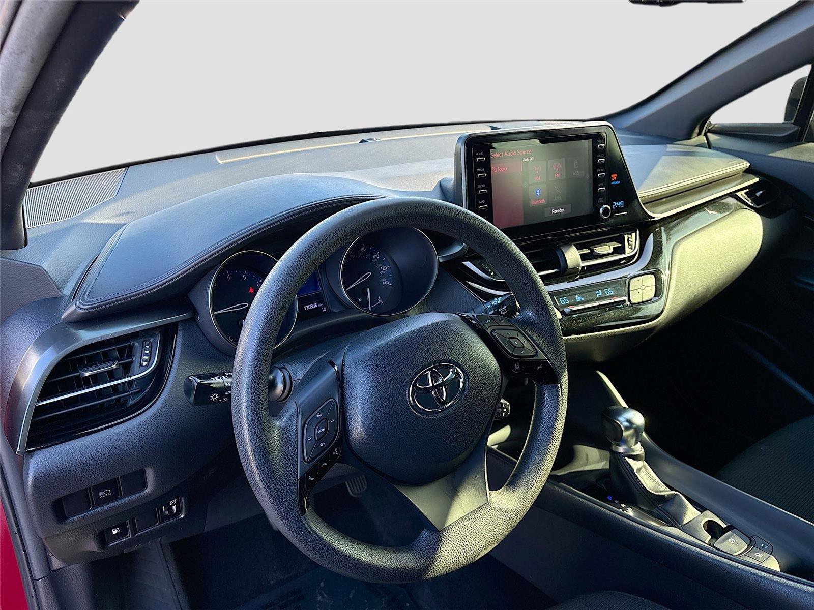 Used 2019 Toyota C-HR LE image 10