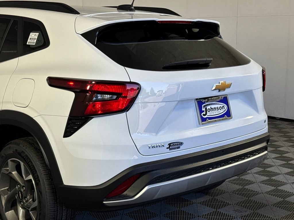 New 2026 Chevrolet Trax LT w/ Driver Confidence Package FWD image 37