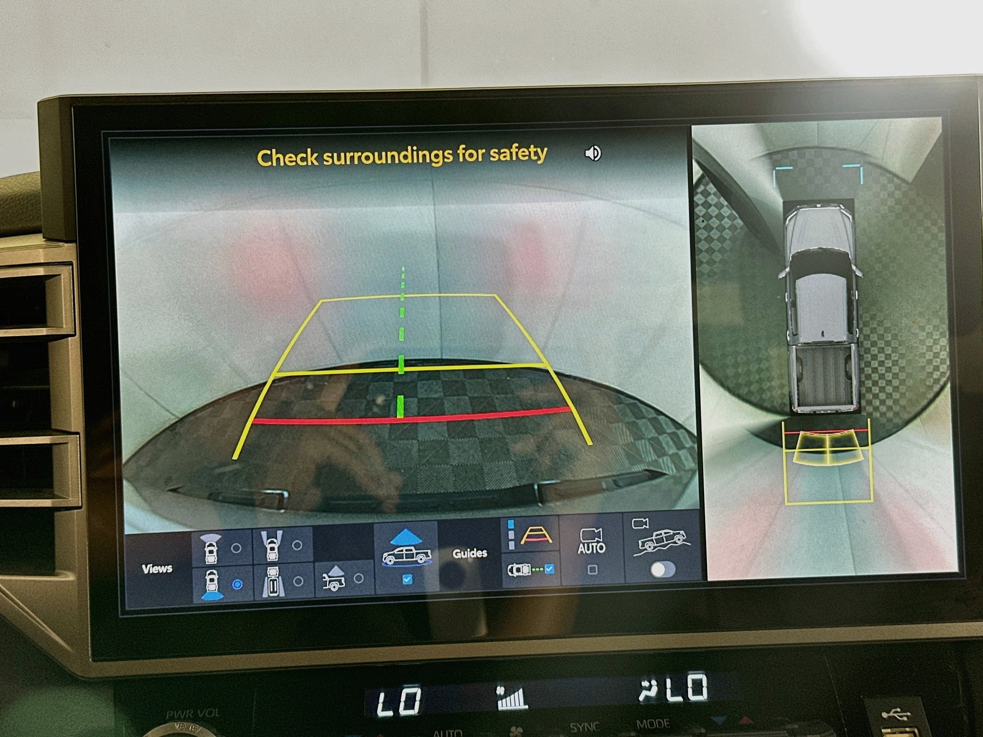 Used 2025 Toyota Tundra Limited AWD/4WD image 22