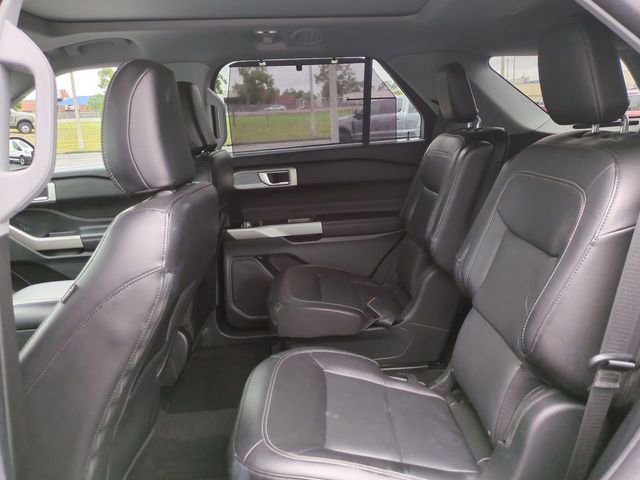 Certified 2022 Ford Explorer Limited w/ Equipment Group 301A RWD image 17