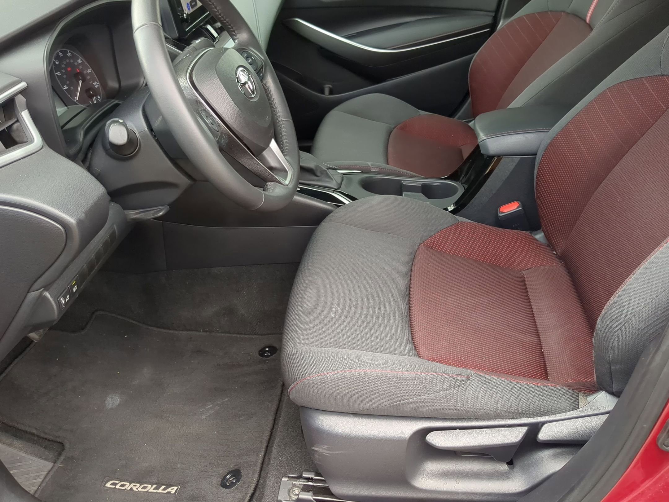 Used 2024 Toyota Corolla SE image 11