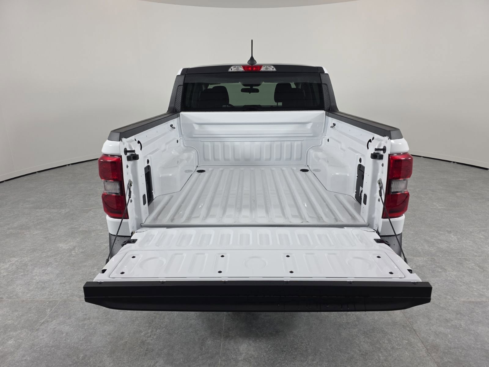 New 2025 Ford Maverick XLT w/ XLT Luxury Package image 9