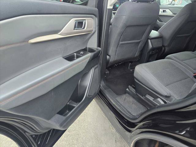 Used 2025 Ford Explorer Active RWD image 19