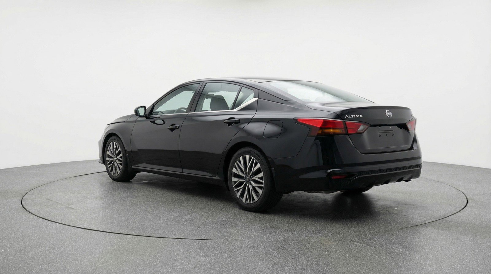 Used 2025 Nissan Altima 2.5 SV image 6