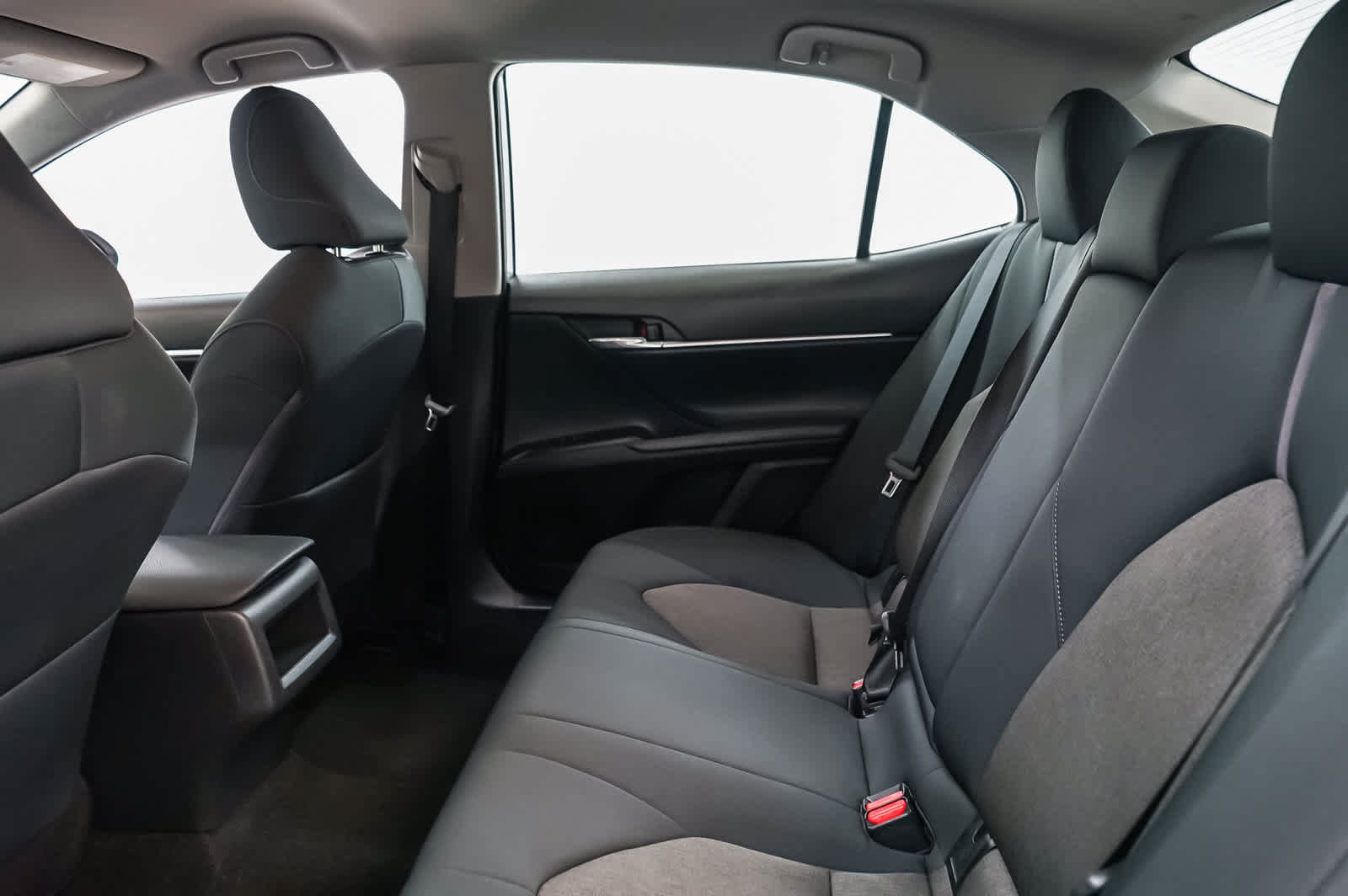 Used 2024 Toyota Camry LE FWD image 24