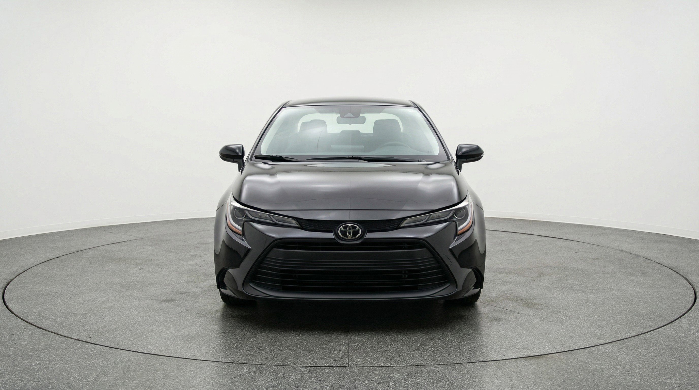 Used 2025 Toyota Corolla LE FWD image 2