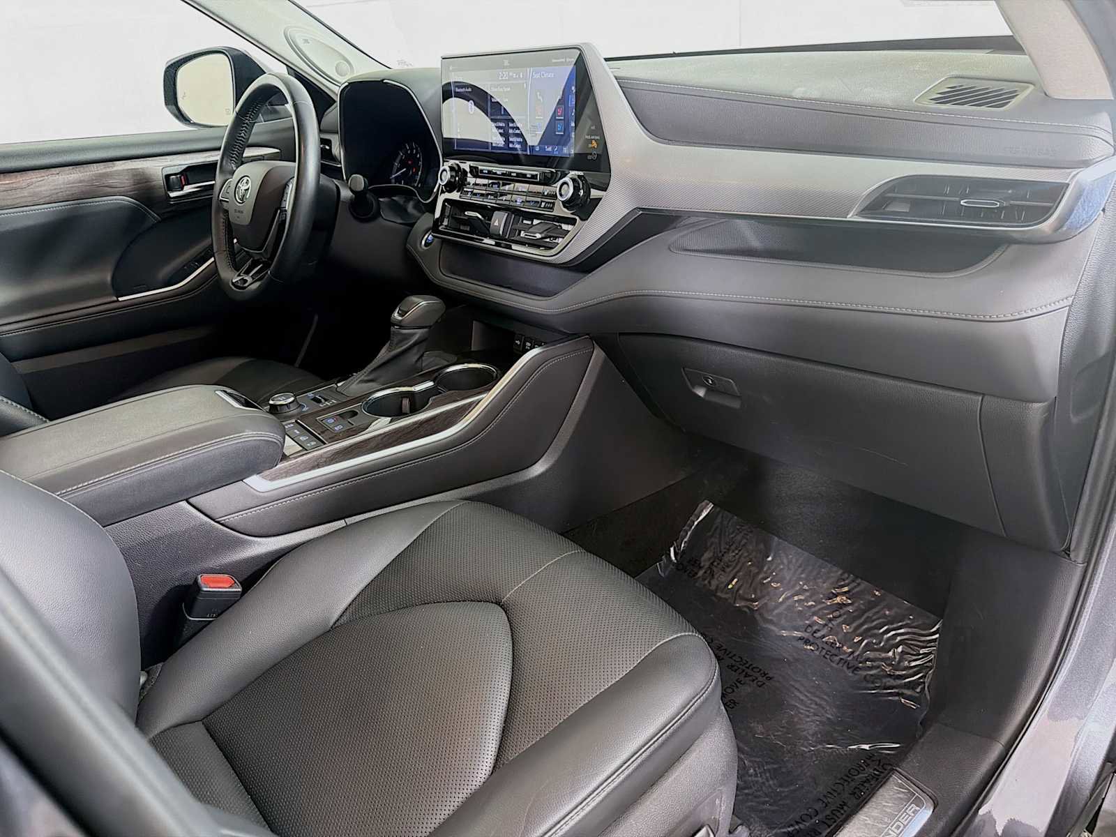 Used 2021 Toyota Highlander Platinum AWD/4WD image 36