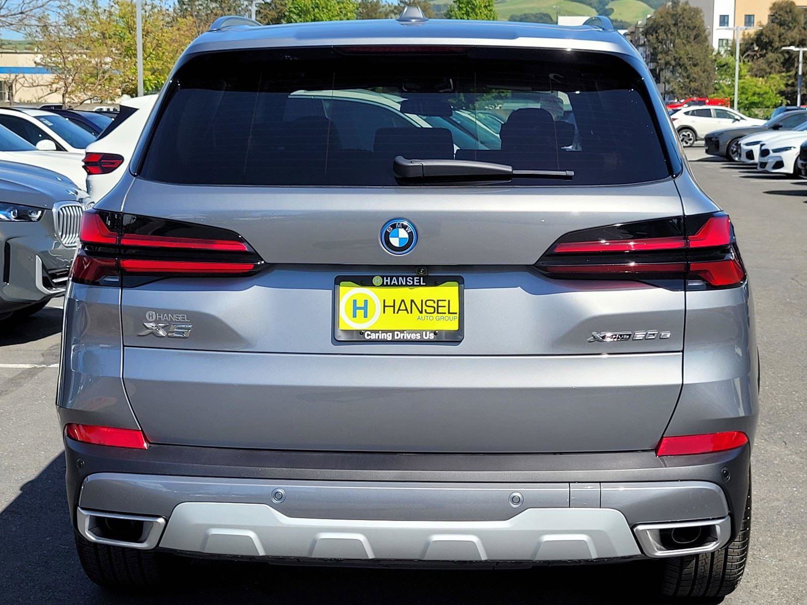 New 2026 BMW X5 xDrive50e w/ Premium Package AWD/4WD image 7