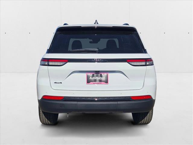 New 2025 Jeep Grand Cherokee Altitude image 8