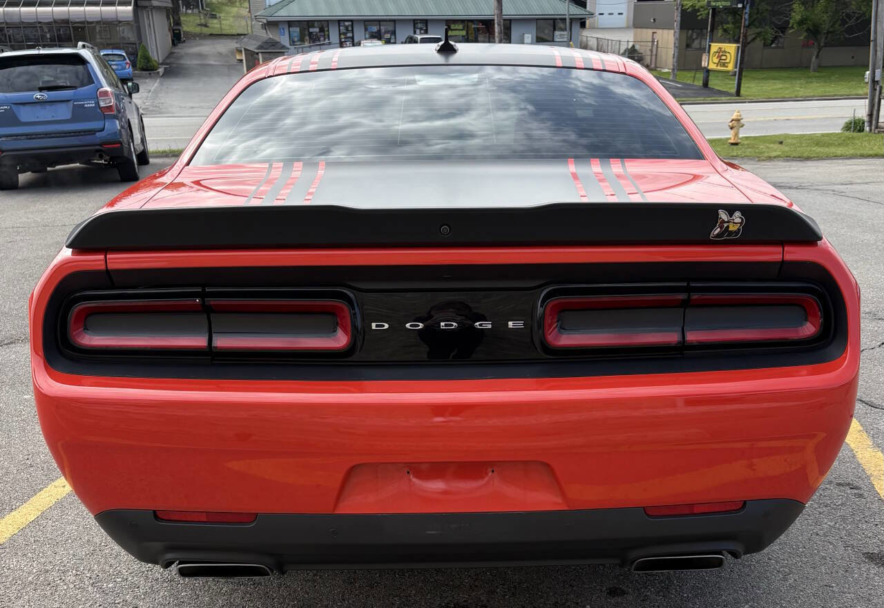 Used 2018 Dodge Challenger R/T Scat Pack RWD image 3